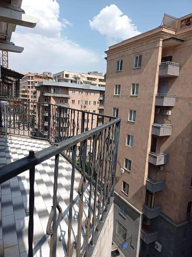 Loft Home In City Center Ereván Exterior foto